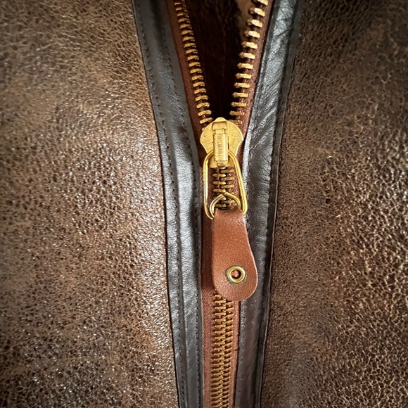 Avirex vintage limited edition leather bomber jacket. - Picture 4 of 16